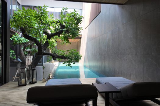 บ้านเดี่ยว สไตล์ 𝗨𝗻𝗶𝗾𝘂𝗲 𝗠𝗼𝗱𝗲𝗿𝗻 𝟯 ชั้น ซอยนาคนิวาส 𝟯𝟳 แยก 𝟮-𝟵 บ้านใหม่ แต่งสวยมาก พร้อมสระว่ายน้ำในตัวและลิฟท์