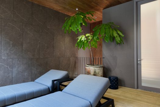 บ้านเดี่ยว สไตล์ 𝗨𝗻𝗶𝗾𝘂𝗲 𝗠𝗼𝗱𝗲𝗿𝗻 𝟯 ชั้น ซอยนาคนิวาส 𝟯𝟳 แยก 𝟮-𝟵 บ้านใหม่ แต่งสวยมาก พร้อมสระว่ายน้ำในตัวและลิฟท์