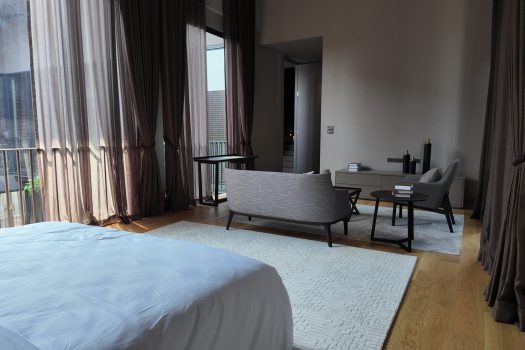 บ้านเดี่ยว สไตล์ 𝗨𝗻𝗶𝗾𝘂𝗲 𝗠𝗼𝗱𝗲𝗿𝗻 𝟯 ชั้น ซอยนาคนิวาส 𝟯𝟳 แยก 𝟮-𝟵 บ้านใหม่ แต่งสวยมาก พร้อมสระว่ายน้ำในตัวและลิฟท์