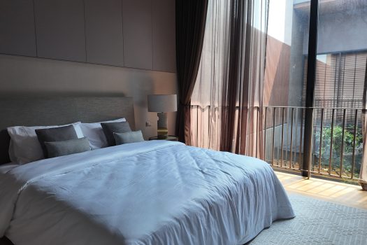 บ้านเดี่ยว สไตล์ 𝗨𝗻𝗶𝗾𝘂𝗲 𝗠𝗼𝗱𝗲𝗿𝗻 𝟯 ชั้น ซอยนาคนิวาส 𝟯𝟳 แยก 𝟮-𝟵 บ้านใหม่ แต่งสวยมาก พร้อมสระว่ายน้ำในตัวและลิฟท์