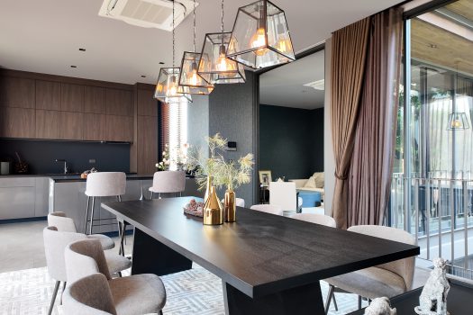 บ้านเดี่ยว สไตล์ 𝗨𝗻𝗶𝗾𝘂𝗲 𝗠𝗼𝗱𝗲𝗿𝗻 𝟯 ชั้น ซอยนาคนิวาส 𝟯𝟳 แยก 𝟮-𝟵 บ้านใหม่ แต่งสวยมาก พร้อมสระว่ายน้ำในตัวและลิฟท์