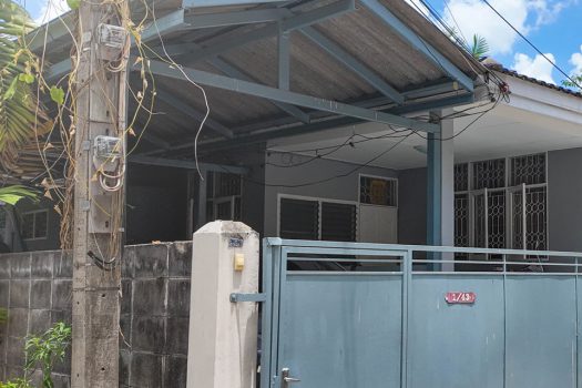 หมู่บ้านมานิต้า 4 ซอยวิภาวดี 32 บ้านเดี่ยวสุดยอดทำเลที่อาจหาที่ไหนไม่ได้แล้ว เดินทาง 3 นาทีถึงเซ็นทรัลลาดพร้าว จะซื้ออยู่เองก็ดี หรือจะซื้อไปลงทุนก็คุ้ม ด้วยทำเลที่รายล้อมไปด้วยความสะดวกสบาย เดินทางง่ายเข้าออกได้หลายเส้นทาง