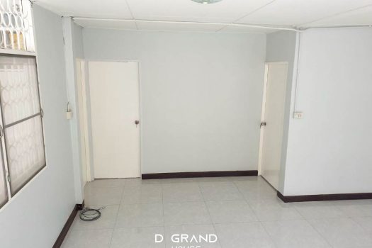 หมู่บ้านมานิต้า 4 ซอยวิภาวดี 32 บ้านเดี่ยวสุดยอดทำเลที่อาจหาที่ไหนไม่ได้แล้ว เดินทาง 3 นาทีถึงเซ็นทรัลลาดพร้าว จะซื้ออยู่เองก็ดี หรือจะซื้อไปลงทุนก็คุ้ม ด้วยทำเลที่รายล้อมไปด้วยความสะดวกสบาย เดินทางง่ายเข้าออกได้หลายเส้นทาง