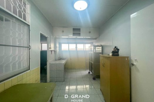 หมู่บ้านมานิต้า 4 ซอยวิภาวดี 32 บ้านเดี่ยวสุดยอดทำเลที่อาจหาที่ไหนไม่ได้แล้ว เดินทาง 3 นาทีถึงเซ็นทรัลลาดพร้าว จะซื้ออยู่เองก็ดี หรือจะซื้อไปลงทุนก็คุ้ม ด้วยทำเลที่รายล้อมไปด้วยความสะดวกสบาย เดินทางง่ายเข้าออกได้หลายเส้นทาง