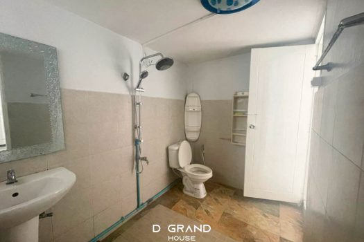 หมู่บ้านมานิต้า 4 ซอยวิภาวดี 32 บ้านเดี่ยวสุดยอดทำเลที่อาจหาที่ไหนไม่ได้แล้ว เดินทาง 3 นาทีถึงเซ็นทรัลลาดพร้าว จะซื้ออยู่เองก็ดี หรือจะซื้อไปลงทุนก็คุ้ม ด้วยทำเลที่รายล้อมไปด้วยความสะดวกสบาย เดินทางง่ายเข้าออกได้หลายเส้นทาง