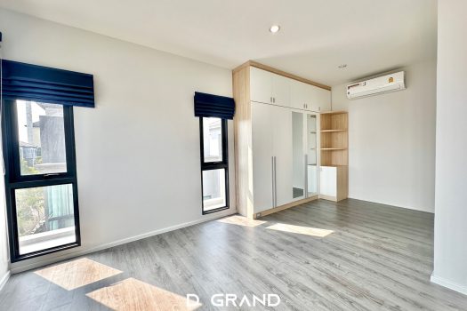 บ้านแฝด 3 ชั้น The Sonne ศรีนครินทร์ บางนา ความคุ้มค่าจัดเต็ม! 8 ห้องนอน พื้นที่ใช้สอยเกือบ 500 ตารางเมตร