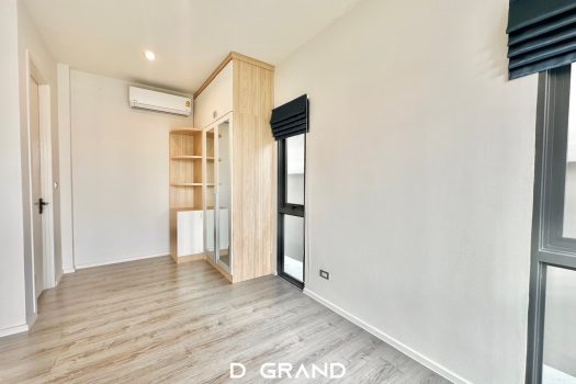 บ้านแฝด 3 ชั้น The Sonne ศรีนครินทร์ บางนา ความคุ้มค่าจัดเต็ม! 8 ห้องนอน พื้นที่ใช้สอยเกือบ 500 ตารางเมตร