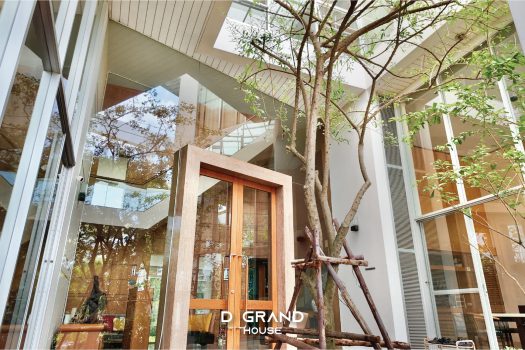 บ้านหรูในสนามกอล์ฟ วิวทะเลสาบ ทำเลดี ฮวงจุ้ยรับทรัพย์ พื้นที่ใช้สอยจัดเต็ม 1,000 ตร.ม.