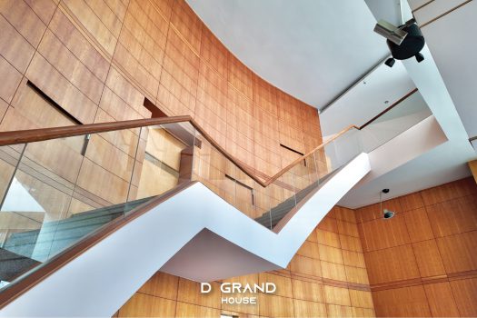 บ้านหรูในสนามกอล์ฟ วิวทะเลสาบ ทำเลดี ฮวงจุ้ยรับทรัพย์ พื้นที่ใช้สอยจัดเต็ม 1,000 ตร.ม.