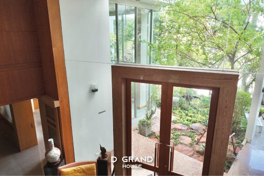 บ้านหรูในสนามกอล์ฟ วิวทะเลสาบ ทำเลดี ฮวงจุ้ยรับทรัพย์ พื้นที่ใช้สอยจัดเต็ม 1,000 ตร.ม.