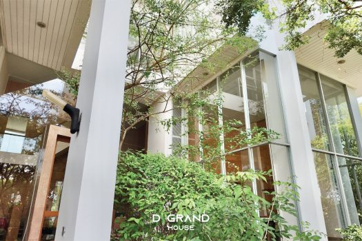 บ้านหรูในสนามกอล์ฟ วิวทะเลสาบ ทำเลดี ฮวงจุ้ยรับทรัพย์ พื้นที่ใช้สอยจัดเต็ม 1,000 ตร.ม.