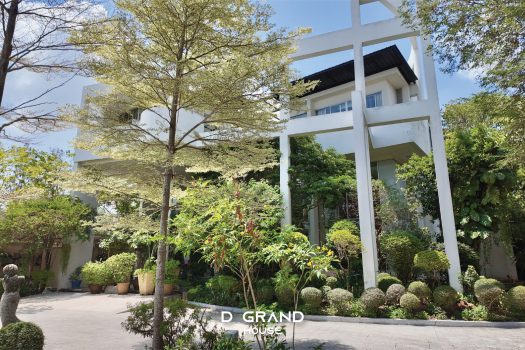 บ้านหรูในสนามกอล์ฟ วิวทะเลสาบ ทำเลดี ฮวงจุ้ยรับทรัพย์ พื้นที่ใช้สอยจัดเต็ม 1,000 ตร.ม.