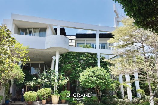 บ้านหรูในสนามกอล์ฟ วิวทะเลสาบ ทำเลดี ฮวงจุ้ยรับทรัพย์ พื้นที่ใช้สอยจัดเต็ม 1,000 ตร.ม.