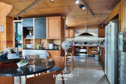 บ้านหรูในสนามกอล์ฟ วิวทะเลสาบ ทำเลดี ฮวงจุ้ยรับทรัพย์ พื้นที่ใช้สอยจัดเต็ม 1,000 ตร.ม.