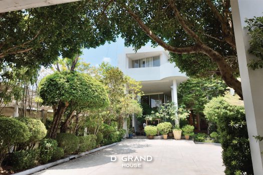 บ้านหรูในสนามกอล์ฟ วิวทะเลสาบ ทำเลดี ฮวงจุ้ยรับทรัพย์ พื้นที่ใช้สอยจัดเต็ม 1,000 ตร.ม.