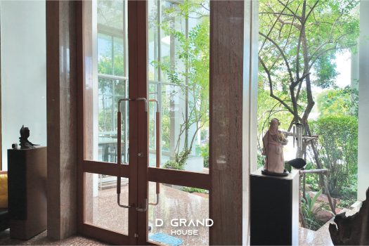 บ้านหรูในสนามกอล์ฟ วิวทะเลสาบ ทำเลดี ฮวงจุ้ยรับทรัพย์ พื้นที่ใช้สอยจัดเต็ม 1,000 ตร.ม.