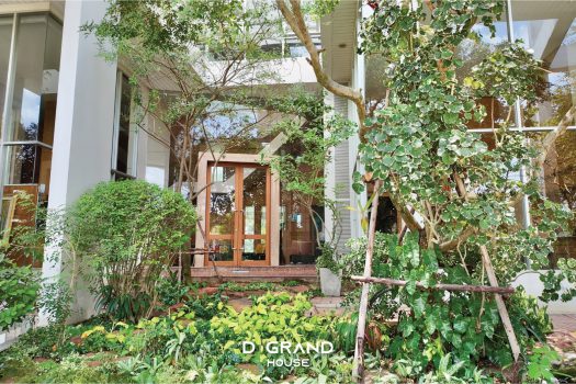 บ้านหรูในสนามกอล์ฟ วิวทะเลสาบ ทำเลดี ฮวงจุ้ยรับทรัพย์ พื้นที่ใช้สอยจัดเต็ม 1,000 ตร.ม.