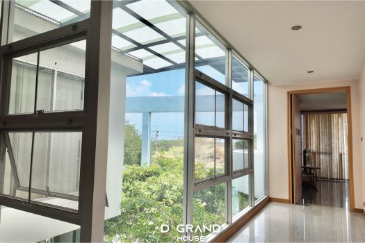 บ้านหรูในสนามกอล์ฟ วิวทะเลสาบ ทำเลดี ฮวงจุ้ยรับทรัพย์ พื้นที่ใช้สอยจัดเต็ม 1,000 ตร.ม.