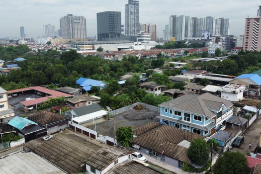 ขายที่ดินนนทบุรี ซอย เรวดี 𝟰𝟮 ขนาด 𝟭𝟵𝟵.𝟵 ตร.วา ถมแล้ว สร้างสิ่งปลูกสร้างได้ทันที