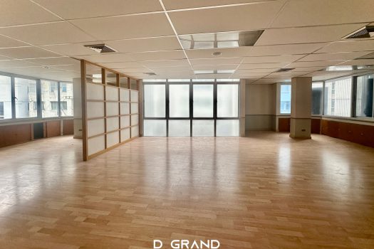 Office ทำเลเยี่ยม ซอย รัชดาภิเษก 28 อยู่ติดถนนใหญ่ ห่าง MRT เพียง 100 เมตร