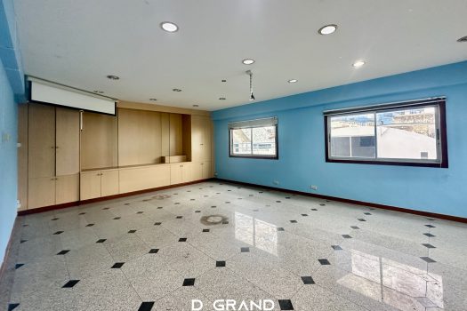 Office ทำเลเยี่ยม ซอย รัชดาภิเษก 28 อยู่ติดถนนใหญ่ ห่าง MRT เพียง 100 เมตร