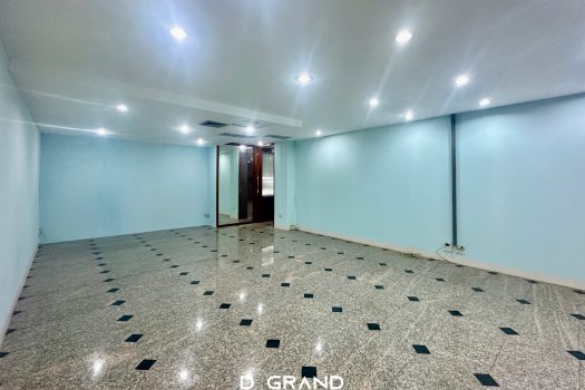 Office ทำเลเยี่ยม ซอย รัชดาภิเษก 28 อยู่ติดถนนใหญ่ ห่าง MRT เพียง 100 เมตร