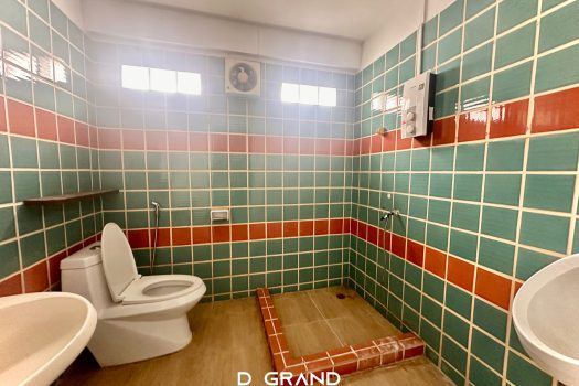 Office ทำเลเยี่ยม ซอย รัชดาภิเษก 28 อยู่ติดถนนใหญ่ ห่าง MRT เพียง 100 เมตร