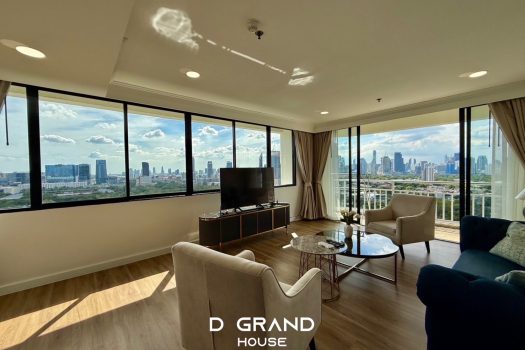 Newly Renovated fully-furnished 2-Bedroom with Stunning Views Near BTS Nana