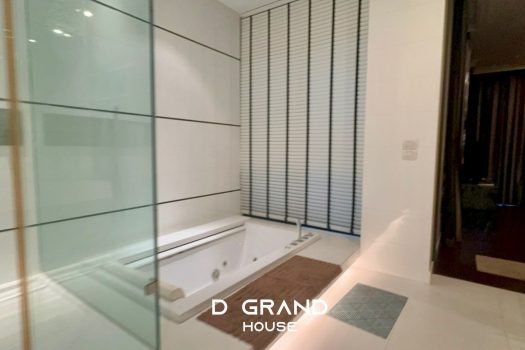 บ้านหรูหลังมุมในราคาสุดคุ้มค่า “ลดาวัลย์ ราชพฤกษ์-ปิ่นเกล้า” !