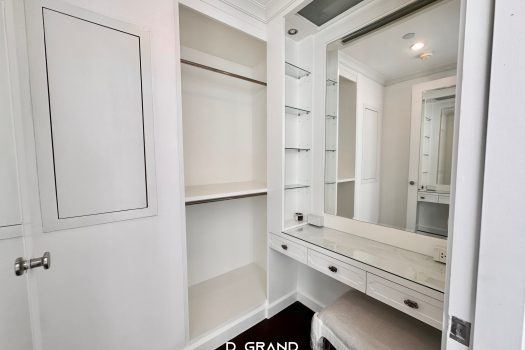 𝗙𝗼𝗿 𝗦𝗮𝗹𝗲: 𝗠𝗮𝗻𝗵𝗮𝘁𝘁𝗮𝗻 𝗖𝗵𝗶𝗱𝗹𝗼𝗺 Pet Friendly Condo ใจกลางเมือง