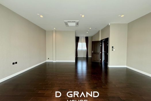 ขายด่วน! บ้านหรู 𝐆𝐫𝐚𝐧𝐝 𝐁𝐚𝐧𝐠𝐤𝐨𝐤 𝐁𝐨𝐮𝐥𝐞𝐯𝐚𝐫𝐝 กรุงเทพกรีฑา ในราคาสุดพิเศษ ถูกกว่าโครงการ !