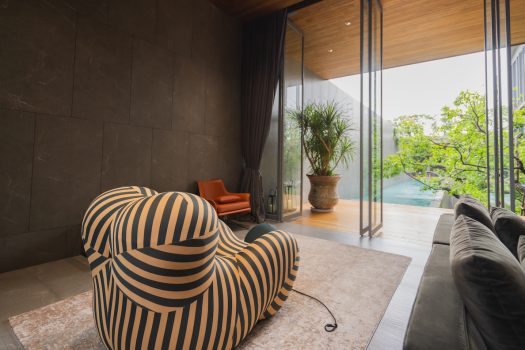 บ้านเดี่ยว สไตล์ Unique Modern 3 ชั้น ซอยนาคนิวาส 20 บ้านใหม่ แต่งสวยมาก พร้อมสระว่ายน้ำในตัวและลิฟท์