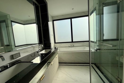 𝗛𝗢𝗧 𝗣𝗥𝗜𝗖𝗘: 𝗖𝗜𝗡𝗤 𝗥𝗢𝗬𝗔𝗟 𝗞𝗿𝘂𝗻𝗴𝘁𝗵𝗲𝗽 𝗞𝗿𝗲𝗲𝘁𝗵𝗮 บ้านหรูบนทำเลสุดฮิต!