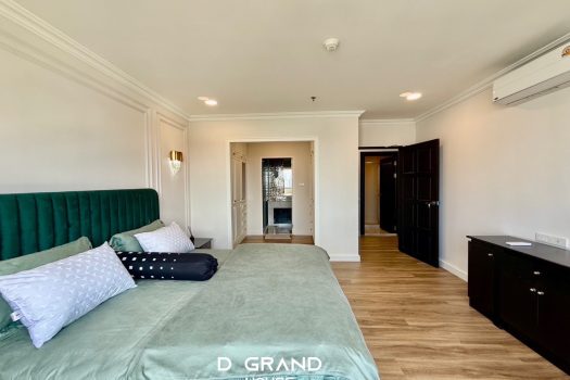 Newly Renovated fully-furnished 2-Bedroom with Stunning Views Near BTS Nana