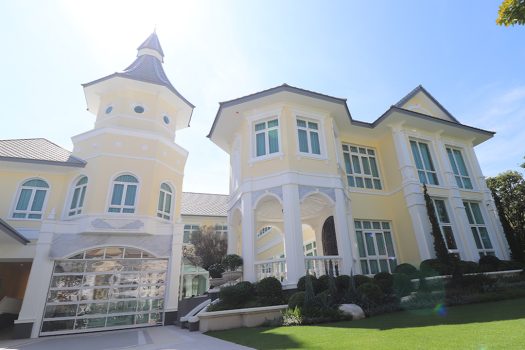 ห้ามพลาด โอกาสสุดพิเศษที่คุณจะได้เป็นเจ้าของบ้านสุดหรู โครงการ “𝐓𝐡𝐞 𝐑𝐨𝐲𝐚𝐥 𝐑𝐞𝐬𝐢𝐝𝐞𝐧𝐜𝐞” เกษตร นวมินทร์