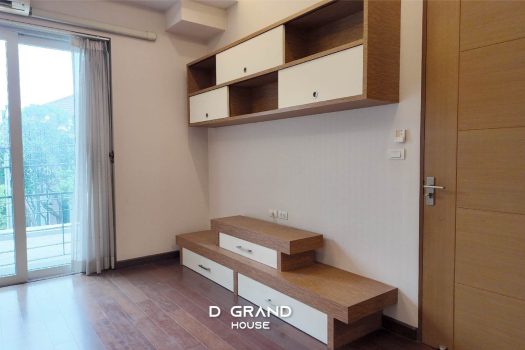 บ้านหรูหลังมุม 2ชั้น ทำเล ลาดพร้าว ซอย 1 ปรับราคาลงเพิ่มเกือบล้าน !!!