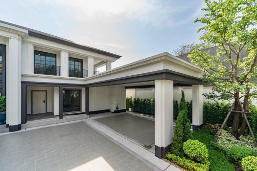 บ้านเดี่ยวพร้อมสระว่ายน้ำ สุด Exclusive แปลงเดียวใจกลางพระราม 9 ที่สุดแห่งทำเล และเป็นส่วนตัวเพียง 1 ยูนิต