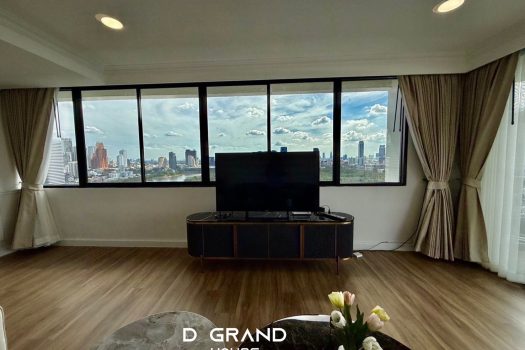 Newly Renovated fully-furnished 2-Bedroom with Stunning Views Near BTS Nana