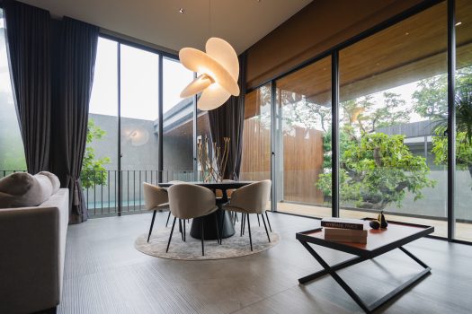 บ้านเดี่ยว สไตล์ Unique Modern 3 ชั้น ซอยนาคนิวาส 20 บ้านใหม่ แต่งสวยมาก พร้อมสระว่ายน้ำในตัวและลิฟท์