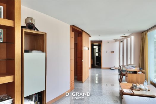 บ้านหรูในสนามกอล์ฟ วิวทะเลสาบ ทำเลดี ฮวงจุ้ยรับทรัพย์ พื้นที่ใช้สอยจัดเต็ม 1,000 ตร.ม. คุ้มเกินไปไหม!