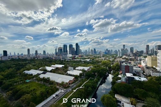 Newly Renovated fully-furnished 2-Bedroom with Stunning Views Near BTS Nana