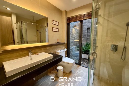 ขายบ้านหรู 2 ชั้น สไตล์ Modern Tropical ในหมู่บ้านปัญญาอินทรา