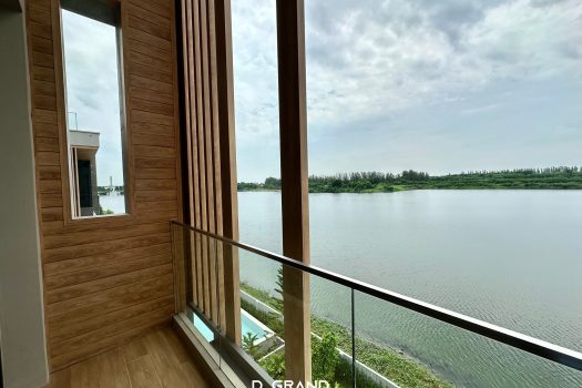 𝗟𝗮𝗸𝗲 𝗟𝗲𝗴𝗲𝗻𝗱 บางนา สุวรรณภูมิ บ้านหรูริมทะเลสาบ พร้อมสระว่ายน้ำ แปลงสุดท้าย ถ้าไม่อยากพลาดราคาสุดพิเศษเฉพาะ D Grand House