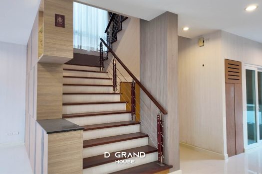 บ้านหรูหลังมุม 2ชั้น ทำเล ลาดพร้าว ซอย 1 ปรับราคาลงเพิ่มเกือบล้าน !!!