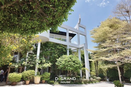 บ้านหรูในสนามกอล์ฟ วิวทะเลสาบ ทำเลดี ฮวงจุ้ยรับทรัพย์ พื้นที่ใช้สอยจัดเต็ม 1,000 ตร.ม. คุ้มเกินไปไหม!