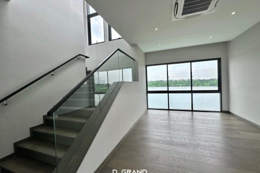 𝗟𝗮𝗸𝗲 𝗟𝗲𝗴𝗲𝗻𝗱 บางนา สุวรรณภูมิ บ้านหรูริมทะเลสาบ พร้อมสระว่ายน้ำ แปลงสุดท้าย ถ้าไม่อยากพลาดราคาสุดพิเศษเฉพาะ D Grand House