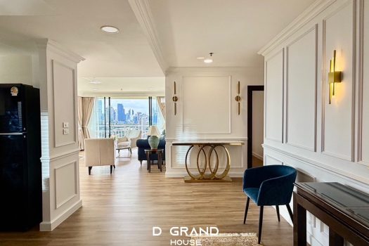 Newly Renovated fully-furnished 2-Bedroom with Stunning Views Near BTS Nana