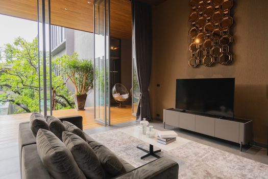 บ้านเดี่ยว สไตล์ Unique Modern 3 ชั้น ซอยนาคนิวาส 20 บ้านใหม่ แต่งสวยมาก พร้อมสระว่ายน้ำในตัวและลิฟท์