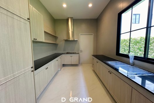 คฤหาสน์หรูหลังใหญ่ ตำแหน่งที่ดีและสวยที่สุดในโครงการนาราสิริ พหล วัชรพล