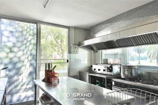 บ้านหรูในสนามกอล์ฟ วิวทะเลสาบ ทำเลดี ฮวงจุ้ยรับทรัพย์ พื้นที่ใช้สอยจัดเต็ม 1,000 ตร.ม. คุ้มเกินไปไหม!